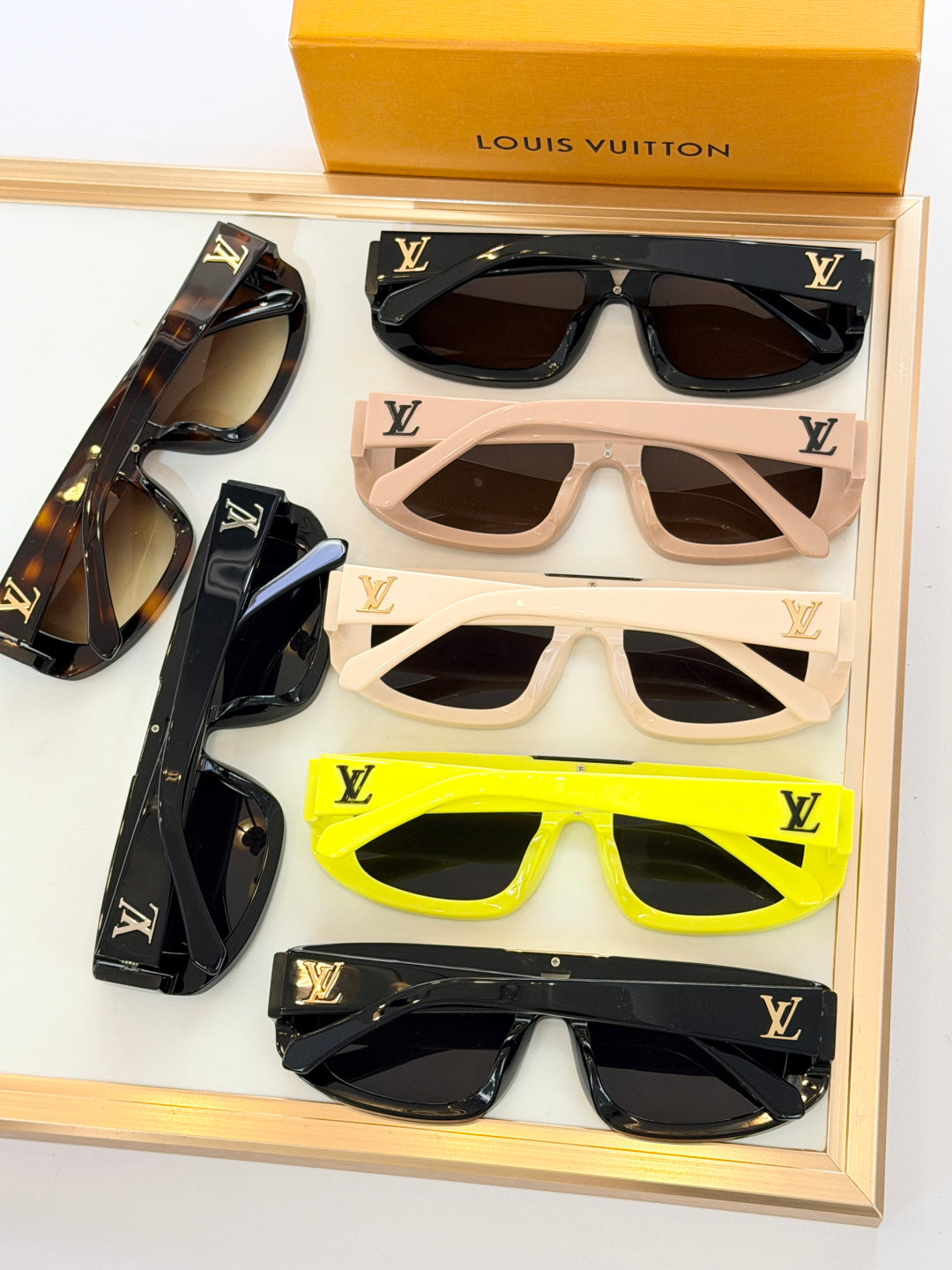 High-quality 7-color stylish square sunglasses