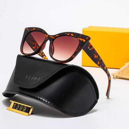 4 Colors Stylish Solid Color Sunglasses  — 1399