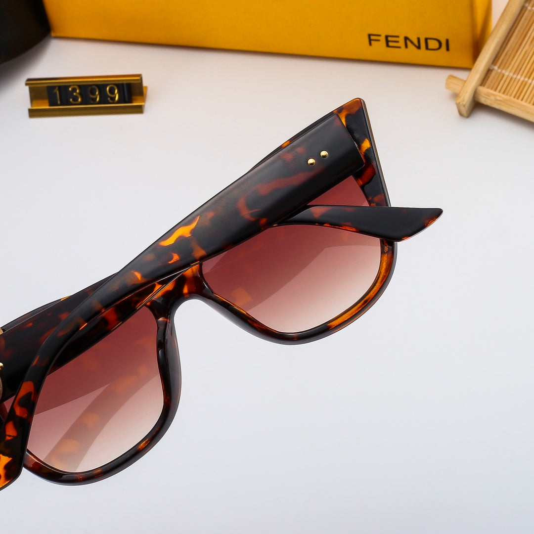 4 Colors Stylish Solid Color Sunglasses  — 1399