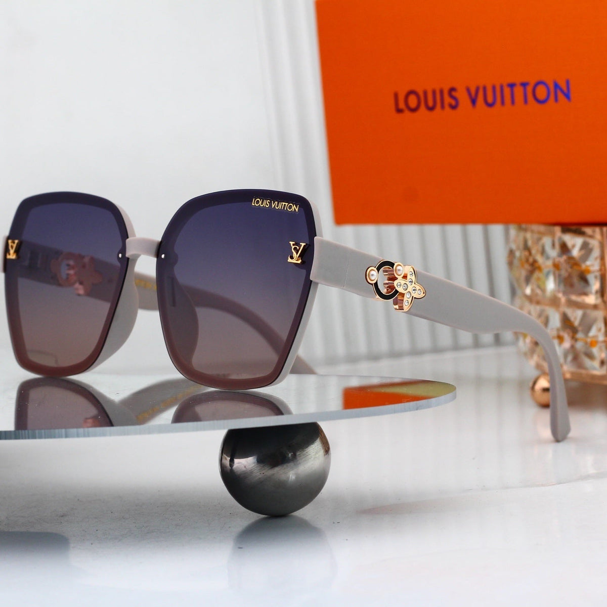 4 Colors Fashion Sunglasses—0915