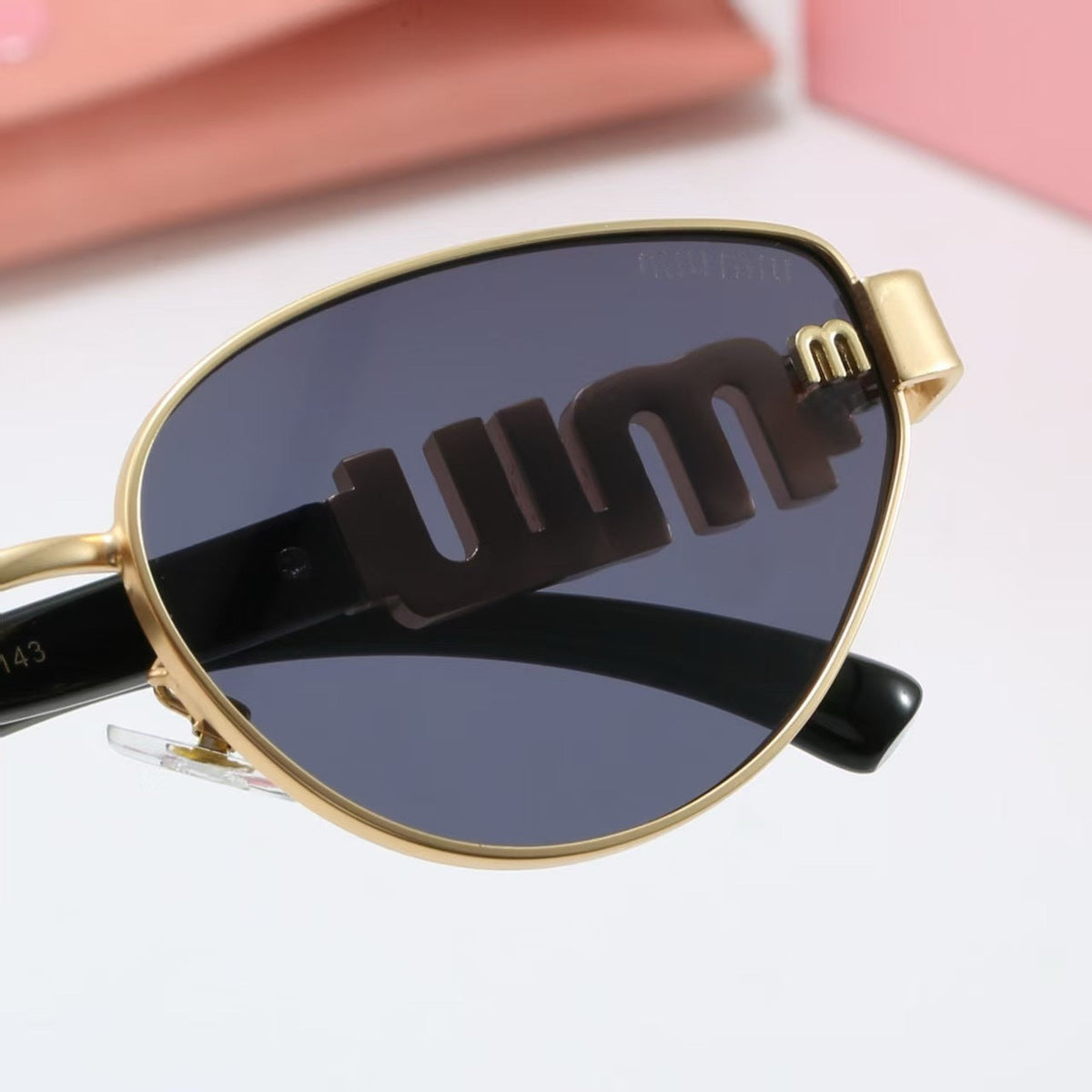 6 Colors Fashion Sunglasses—8008