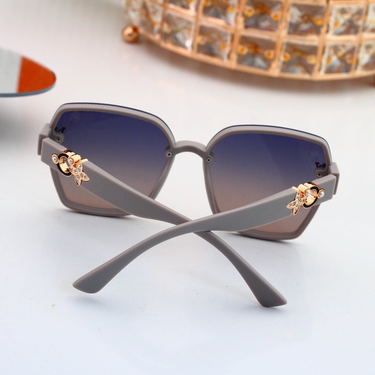 4 Colors Fashion Sunglasses—0915