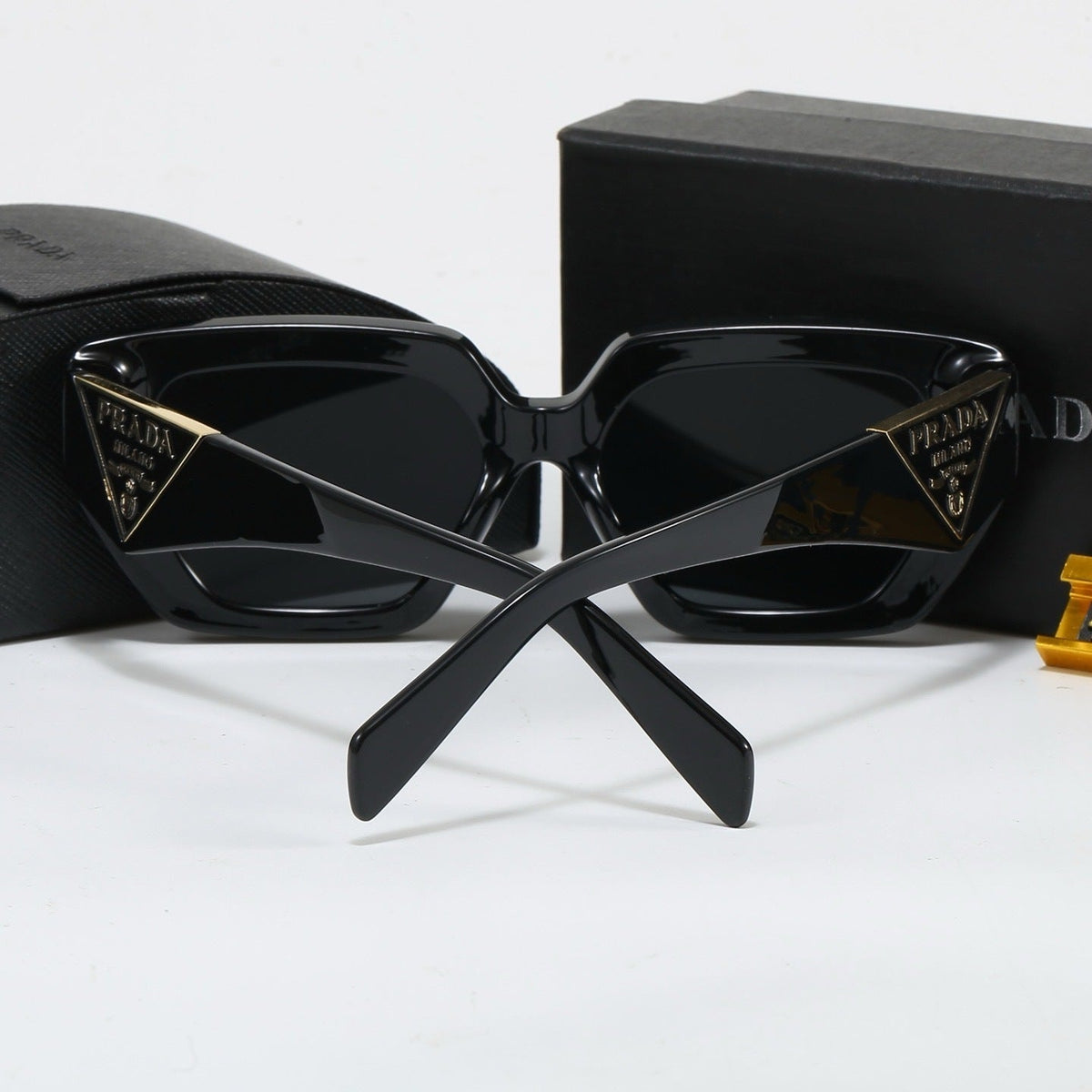 4 Colors Fashion Sunglasses—4082