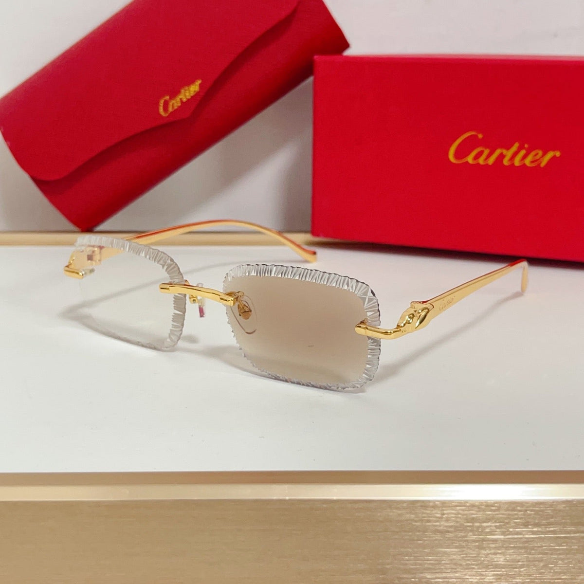 diamond cut lenses will change color under ultraviolet light sunglasse