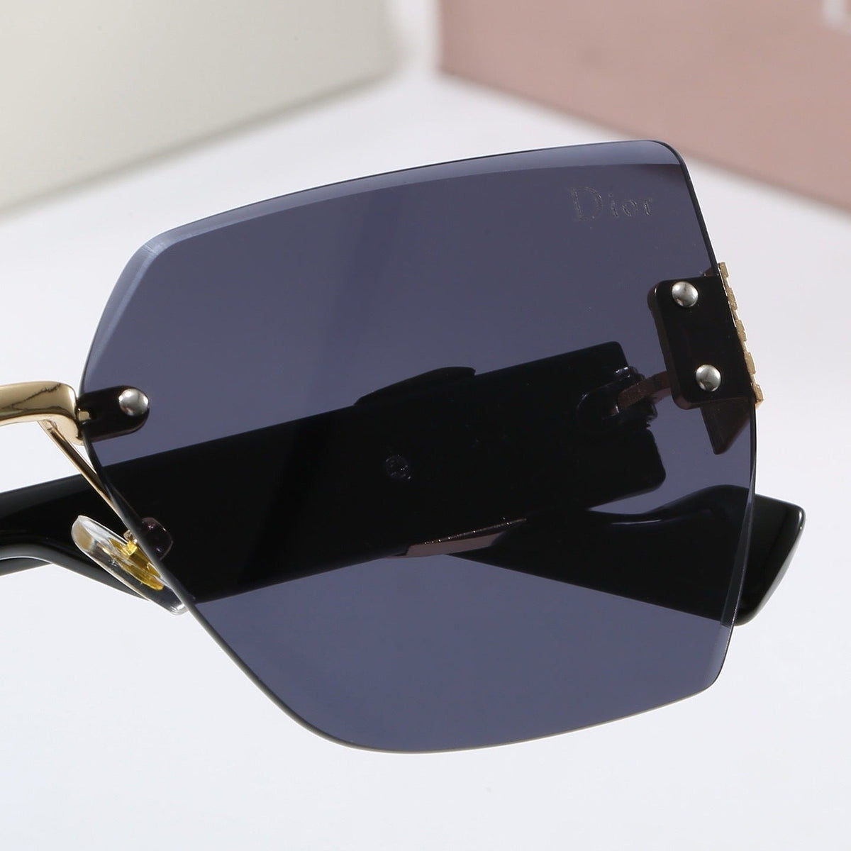 4 Colors Fashion Sunglasses—4315