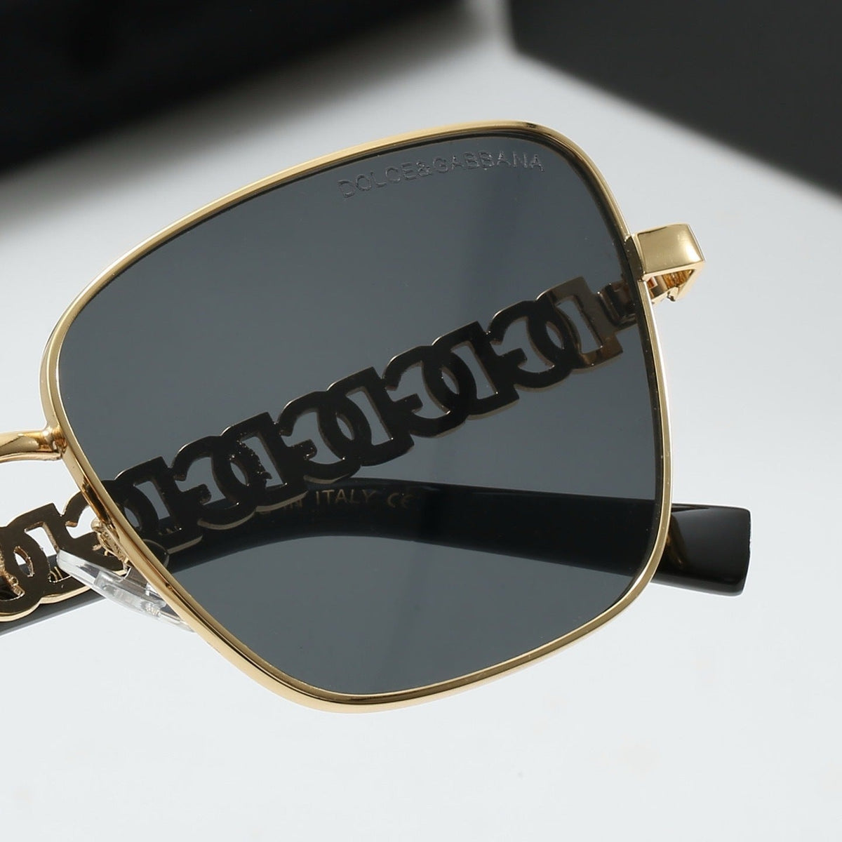 6 Colors Fashion Sunglasses—8002