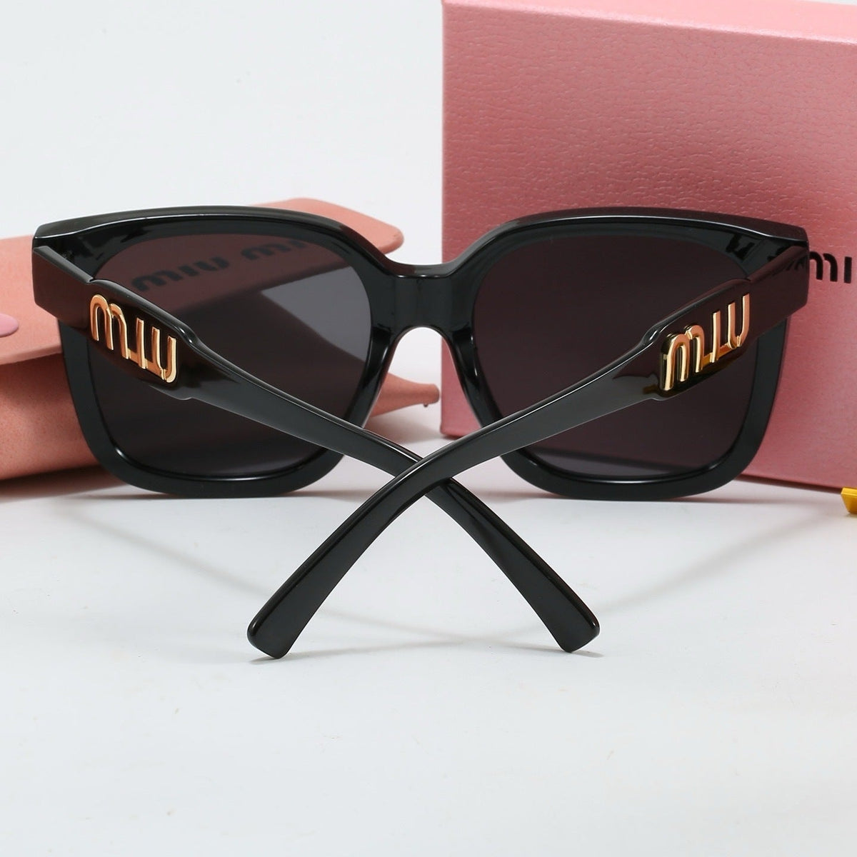 4 Colors Fashion Sunglasses—4275