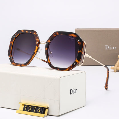 5 Colors  Stylish Square Sunglasses — 1914