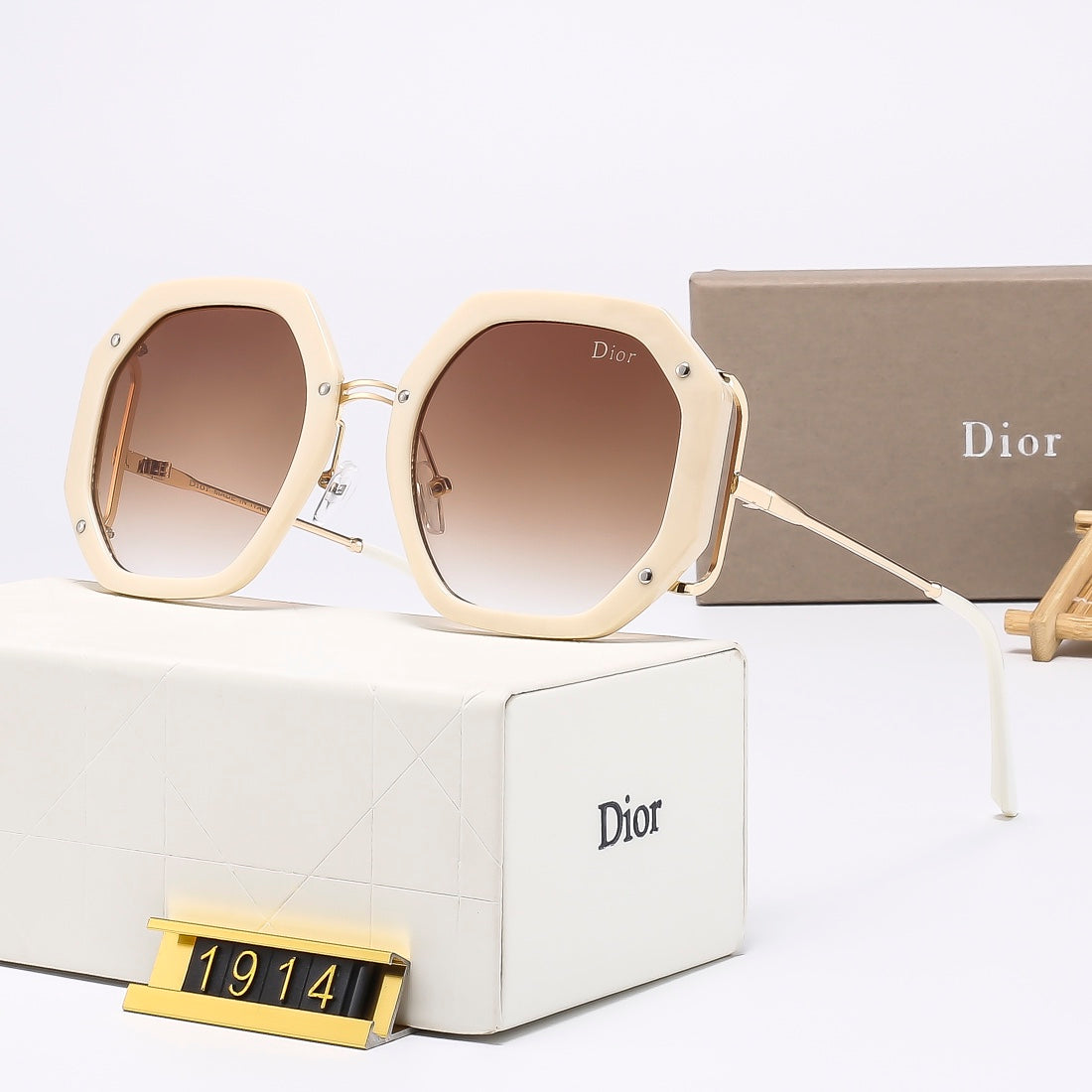 5 Colors  Stylish Square Sunglasses — 1914