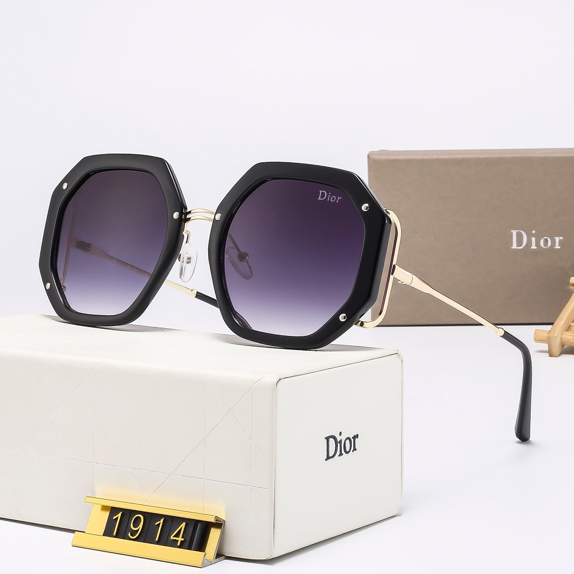 5 Colors  Stylish Square Sunglasses — 1914