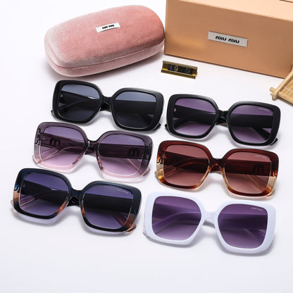 6 Colors Stylish Square Solid Color Sunglasses — 1975