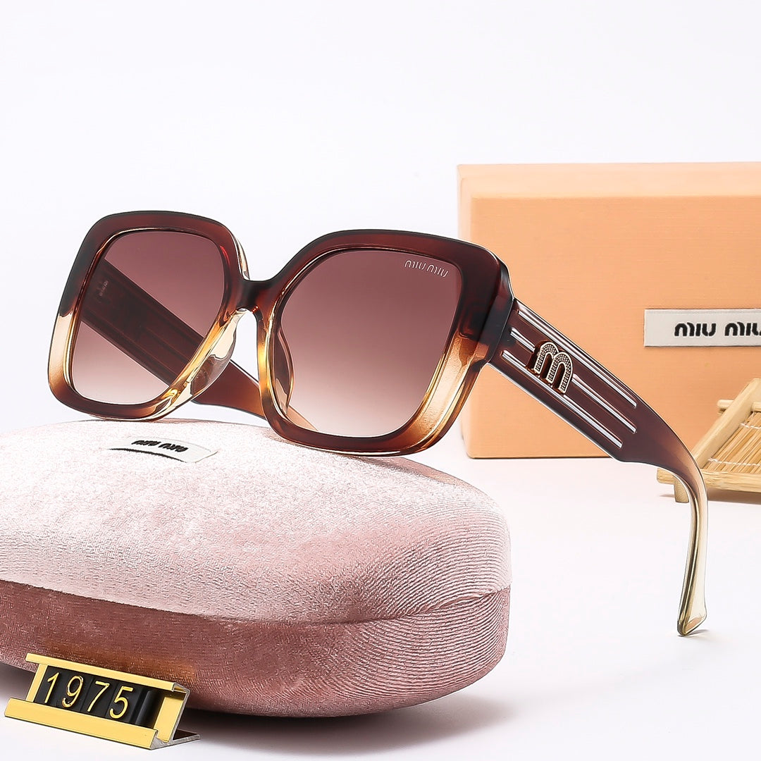 6 Colors Stylish Square Solid Color Sunglasses — 1975