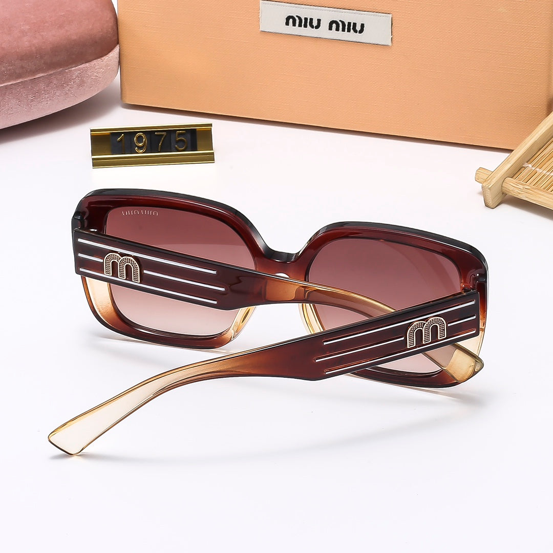 6 Colors Stylish Square Solid Color Sunglasses — 1975