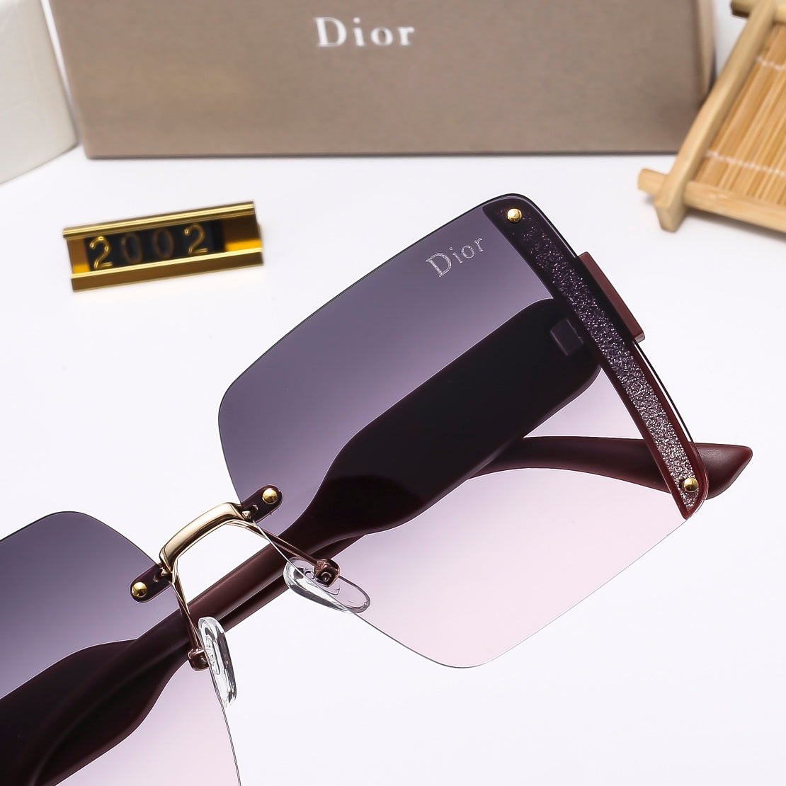 4 Colors Stylish Square Frameless Sunglasses  — 2002