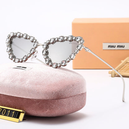 6-Color Stylish Diamond-Inlaid Frame Sunglasses—2011