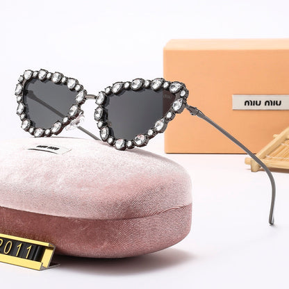 6-Color Stylish Diamond-Inlaid Frame Sunglasses—2011