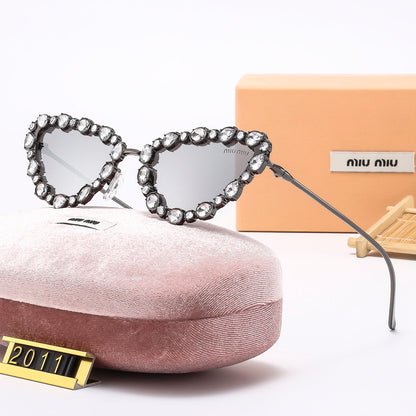6-Color Stylish Diamond-Inlaid Frame Sunglasses—2011