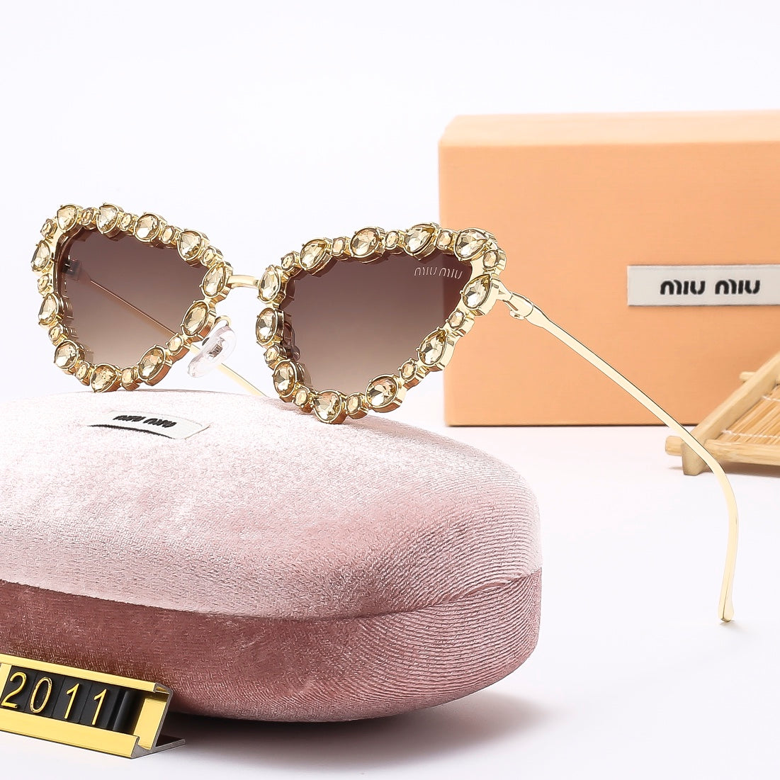 6-Color Stylish Diamond-Inlaid Frame Sunglasses—2011