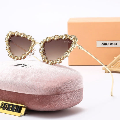 6-Color Stylish Diamond-Inlaid Frame Sunglasses—2011