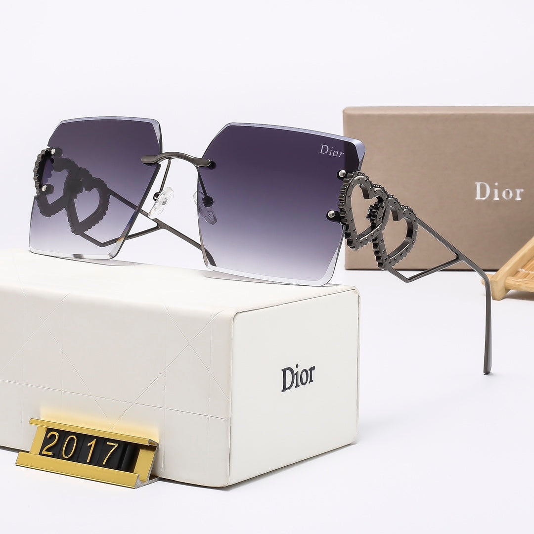 4 Colors Stylish Square Heart-Decorated Sunglasses  — 2017
