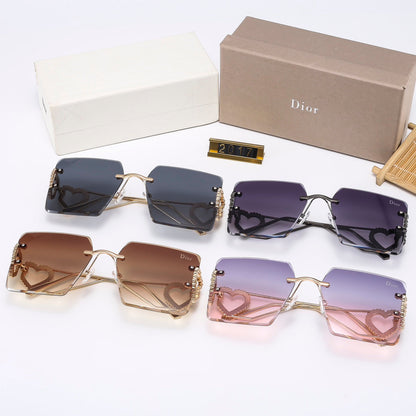 4 Colors Stylish Square Heart-Decorated Sunglasses  — 2017