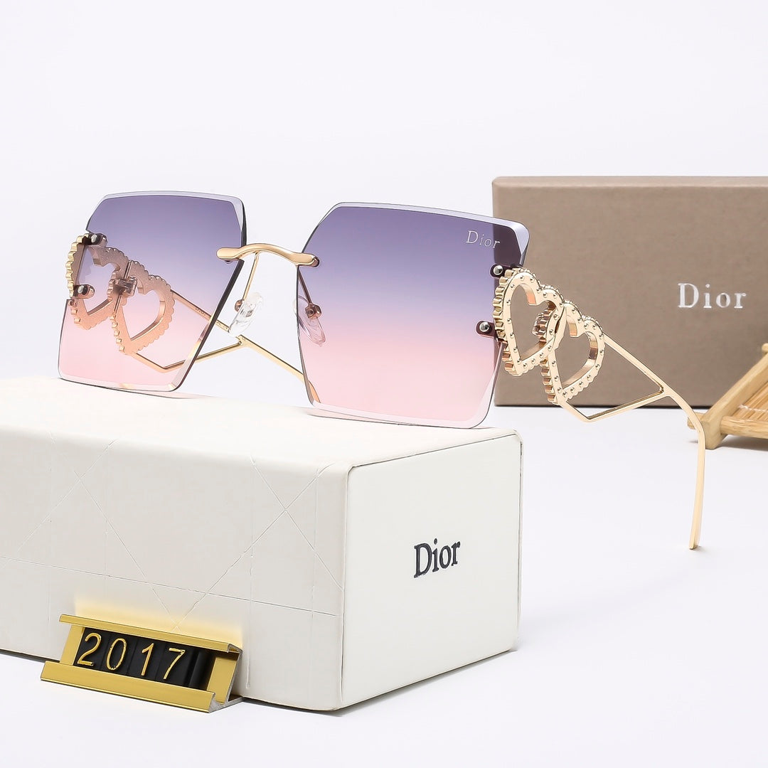 4 Colors Stylish Square Heart-Decorated Sunglasses  — 2017