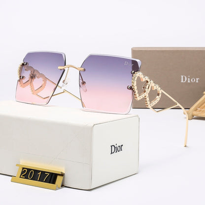 4 Colors Stylish Square Heart-Decorated Sunglasses  — 2017