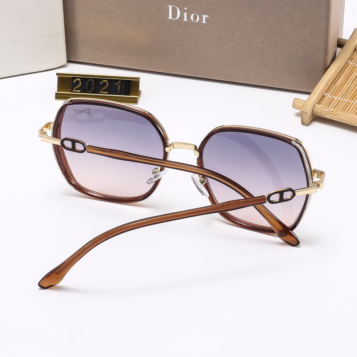4 ColorsStylish Square-Frame Sunglasses  — 2021