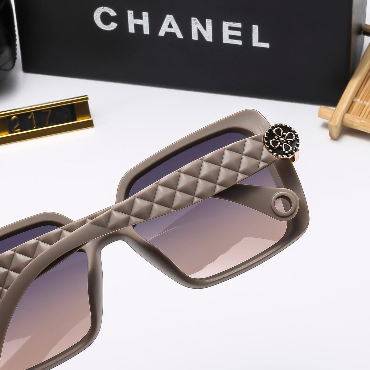 4 Colors Stylish Square-Frame Sunglasses — 2170