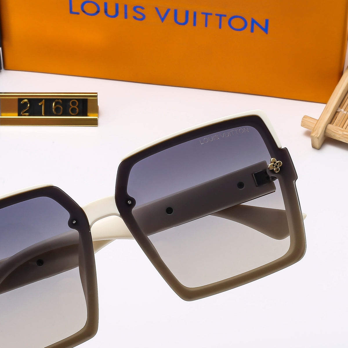 4 Colors Fashion Sunglasses—2168