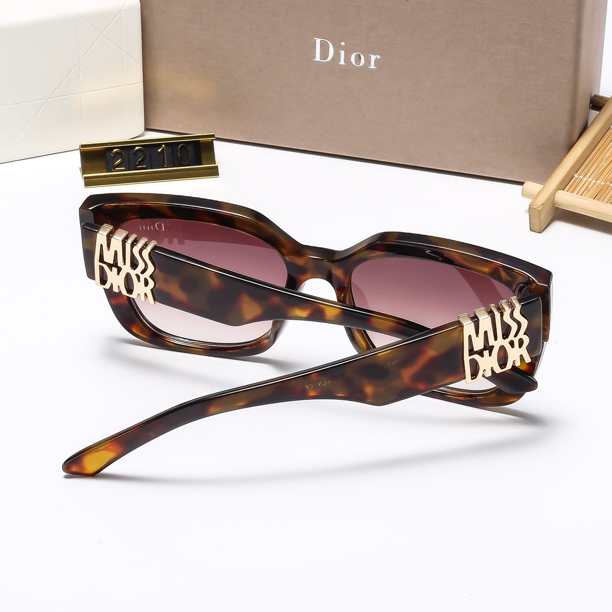 6 Colors Stylish Square-Frame Sunglasses — 2210