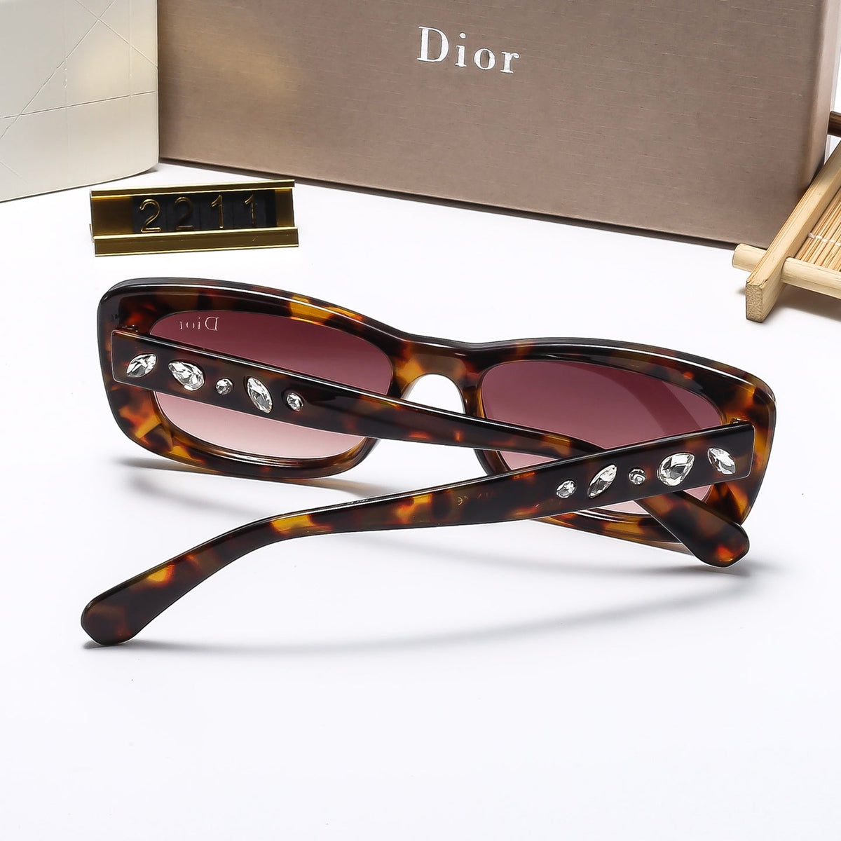 6-Color Stylish Diamond-Embellished Sunglasses—2211