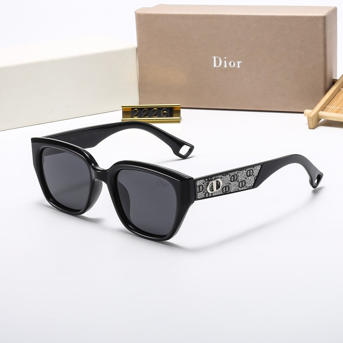 4 Colors Stylish Patterned Sunglasses — 2226