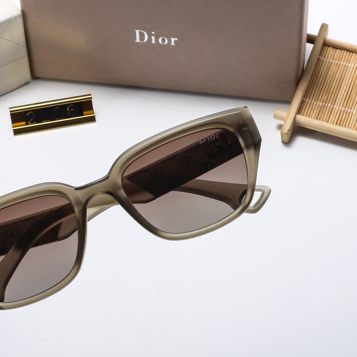 4 Colors Stylish Patterned Sunglasses — 2226