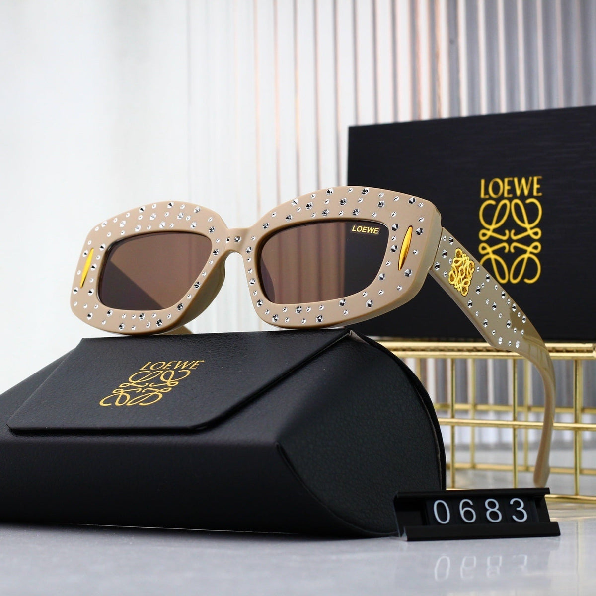 7-Color Stylish Diamond-Embellished Sunglasses—0683