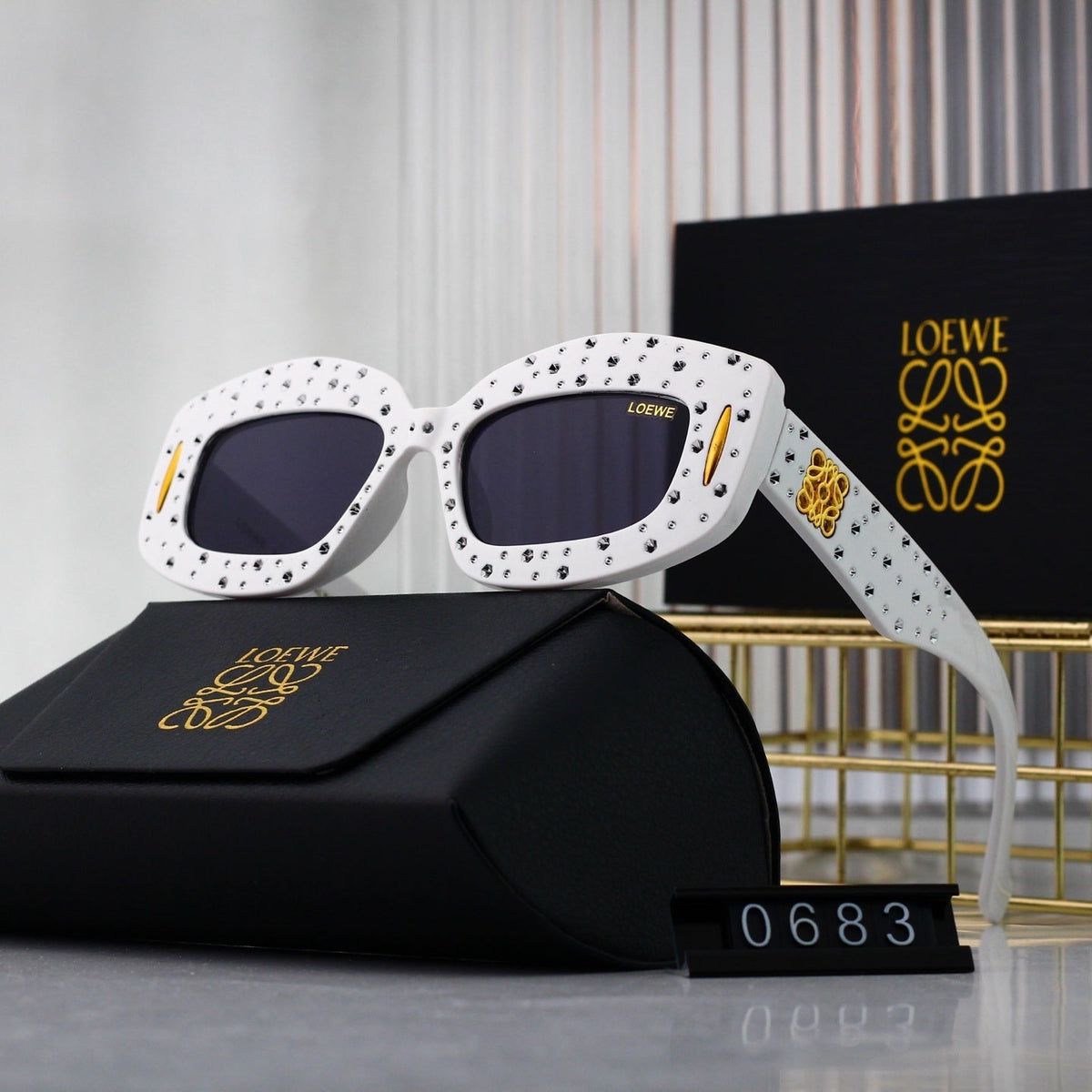 7-Color Stylish Diamond-Embellished Sunglasses—0683