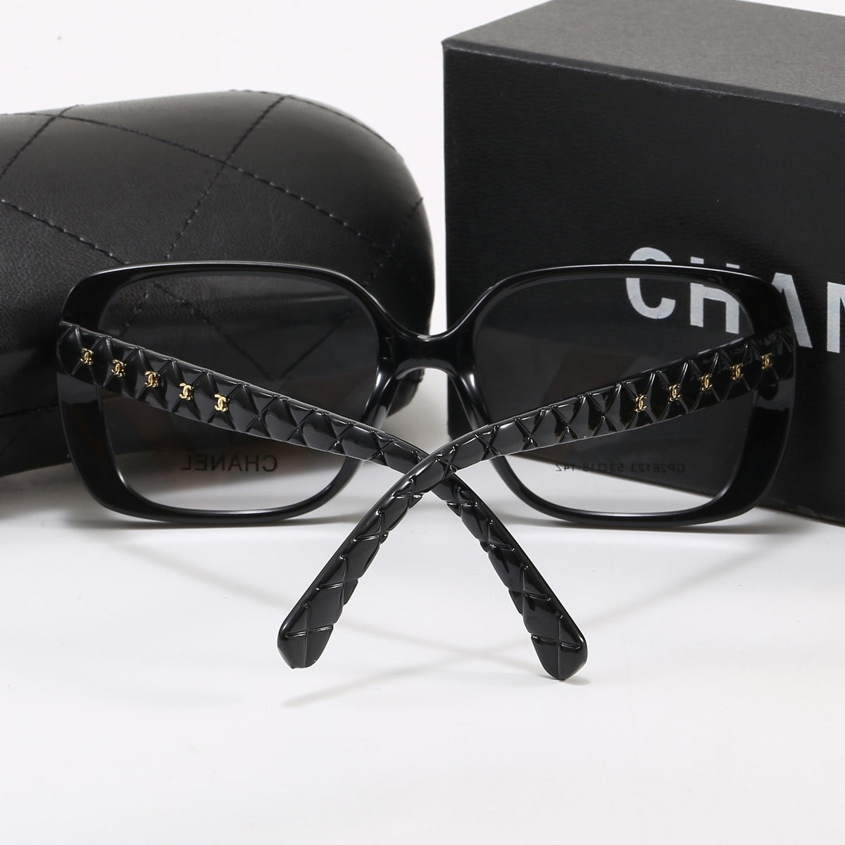 Chanel exquisite square-with-rounded-corners sunglasses in six colors. 4379