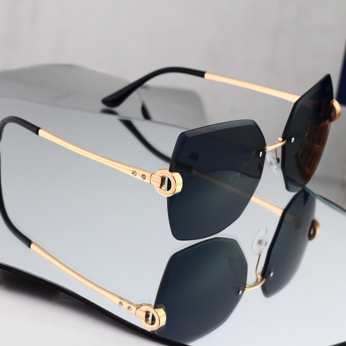 5 Colors Fashion Sunglasses 4019