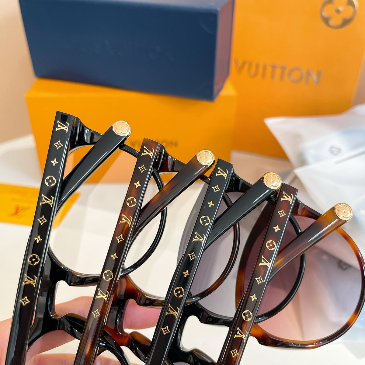 High-quality 4-color stylish round sunglasses
