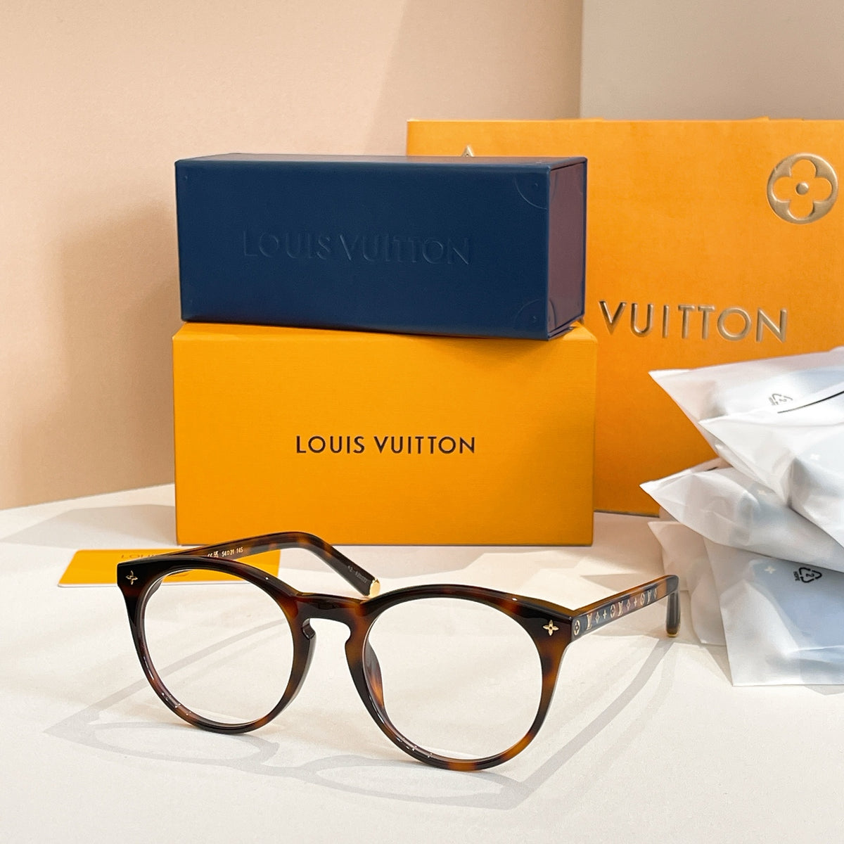 High-quality 4-color stylish round sunglasses