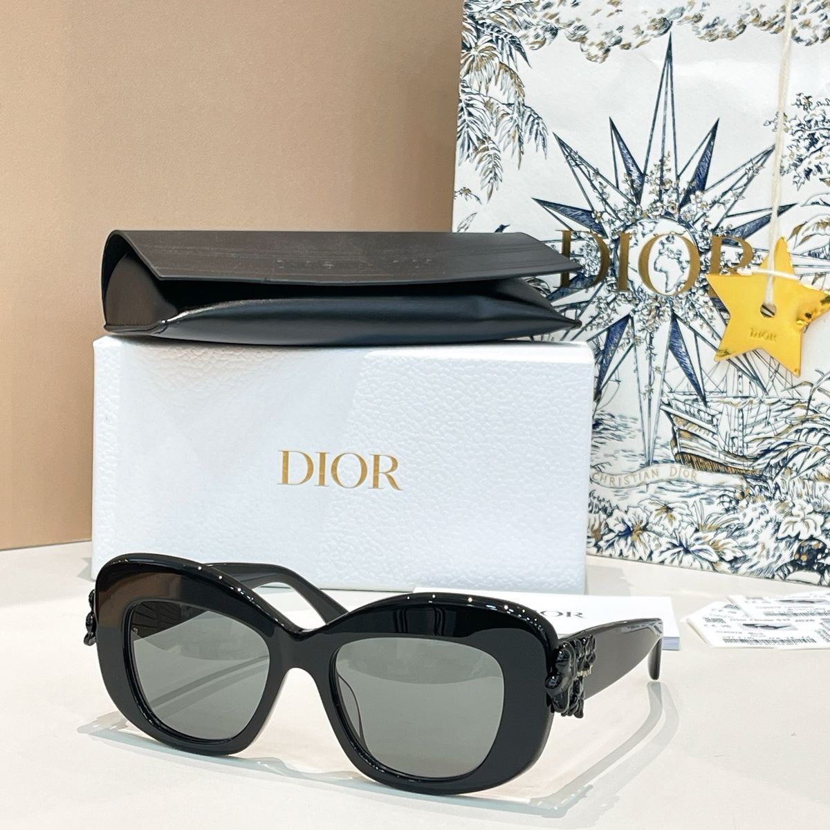 High-quality 6-color stylish square sunglasses