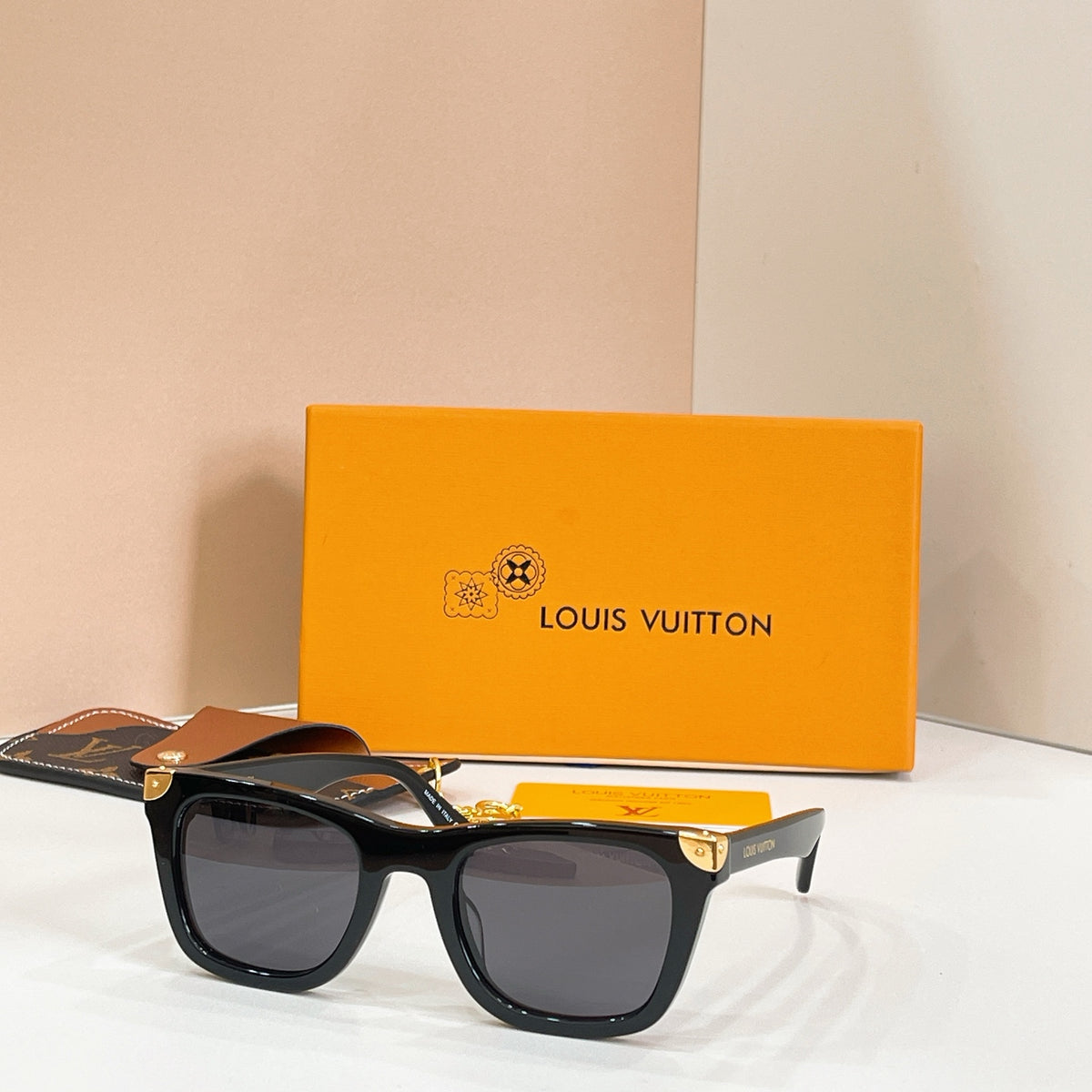 High-quality 6-color stylish square sunglasses