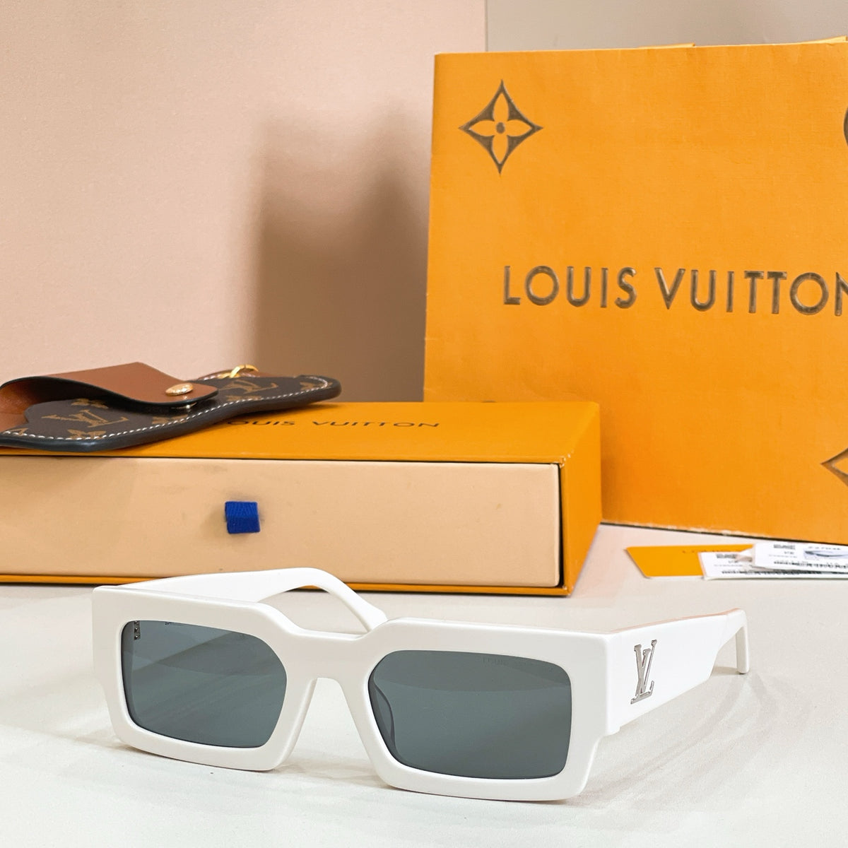 High-quality 8-color stylish square sunglasses