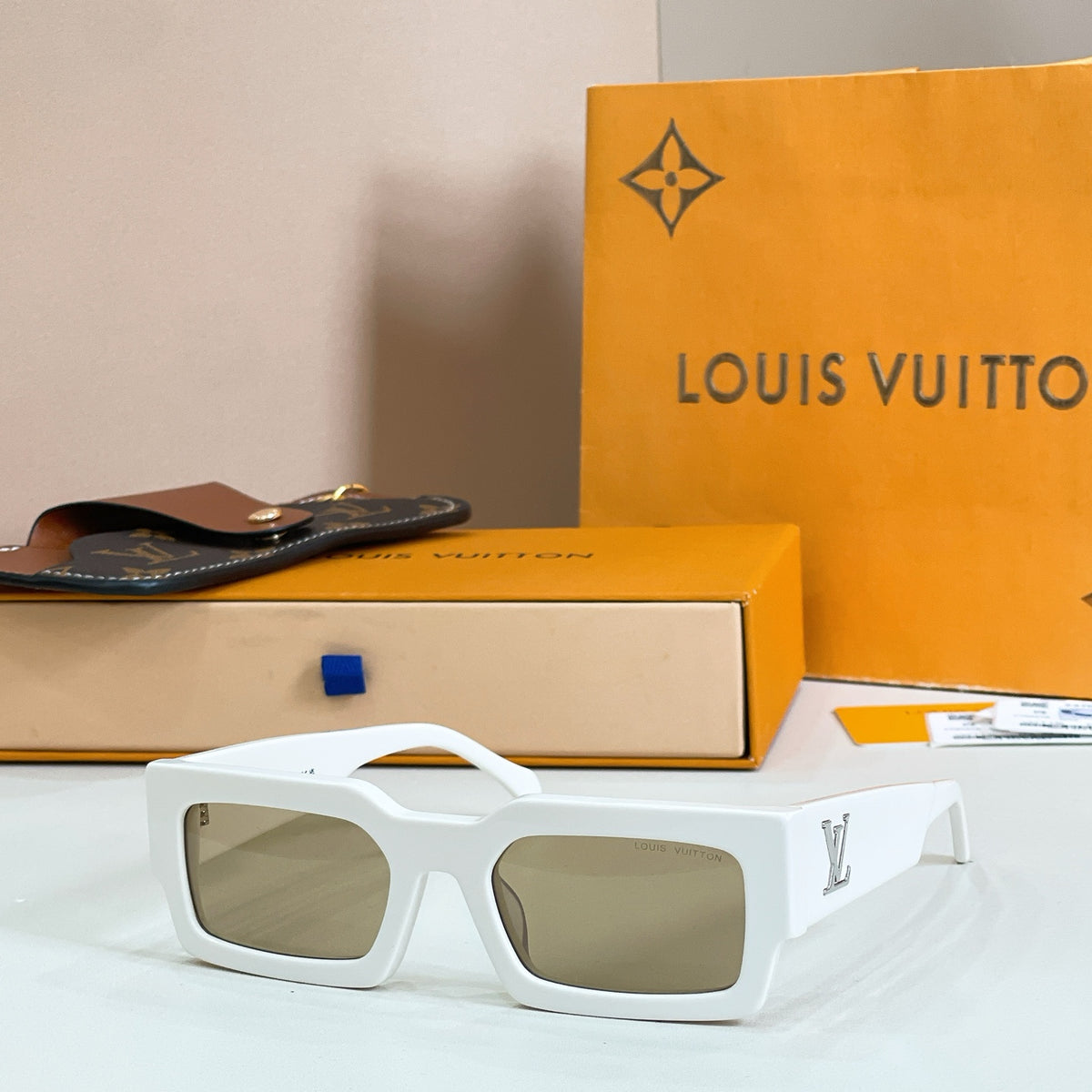 High-quality 8-color stylish square sunglasses