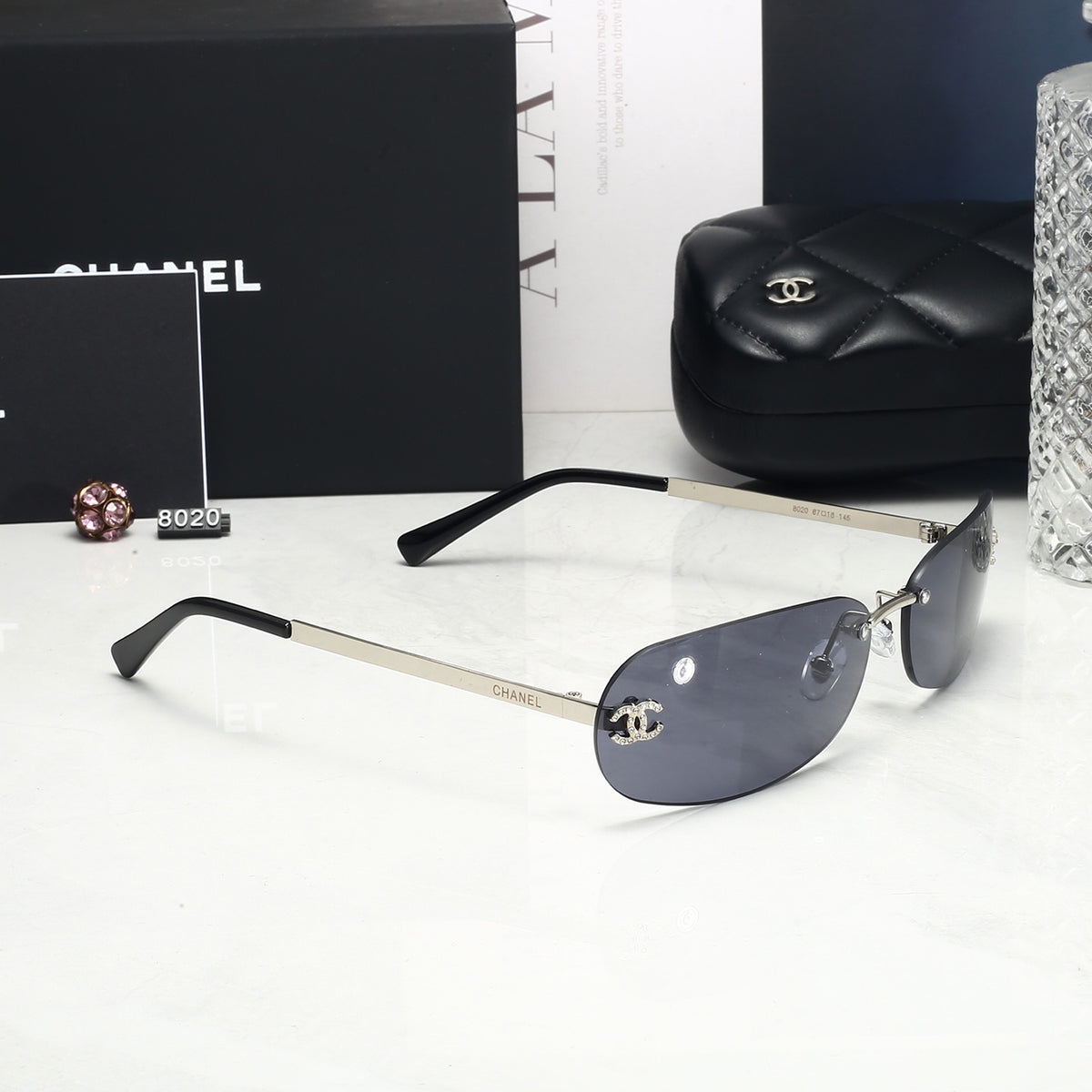 4 Colors Fashion Sunglasses 8020