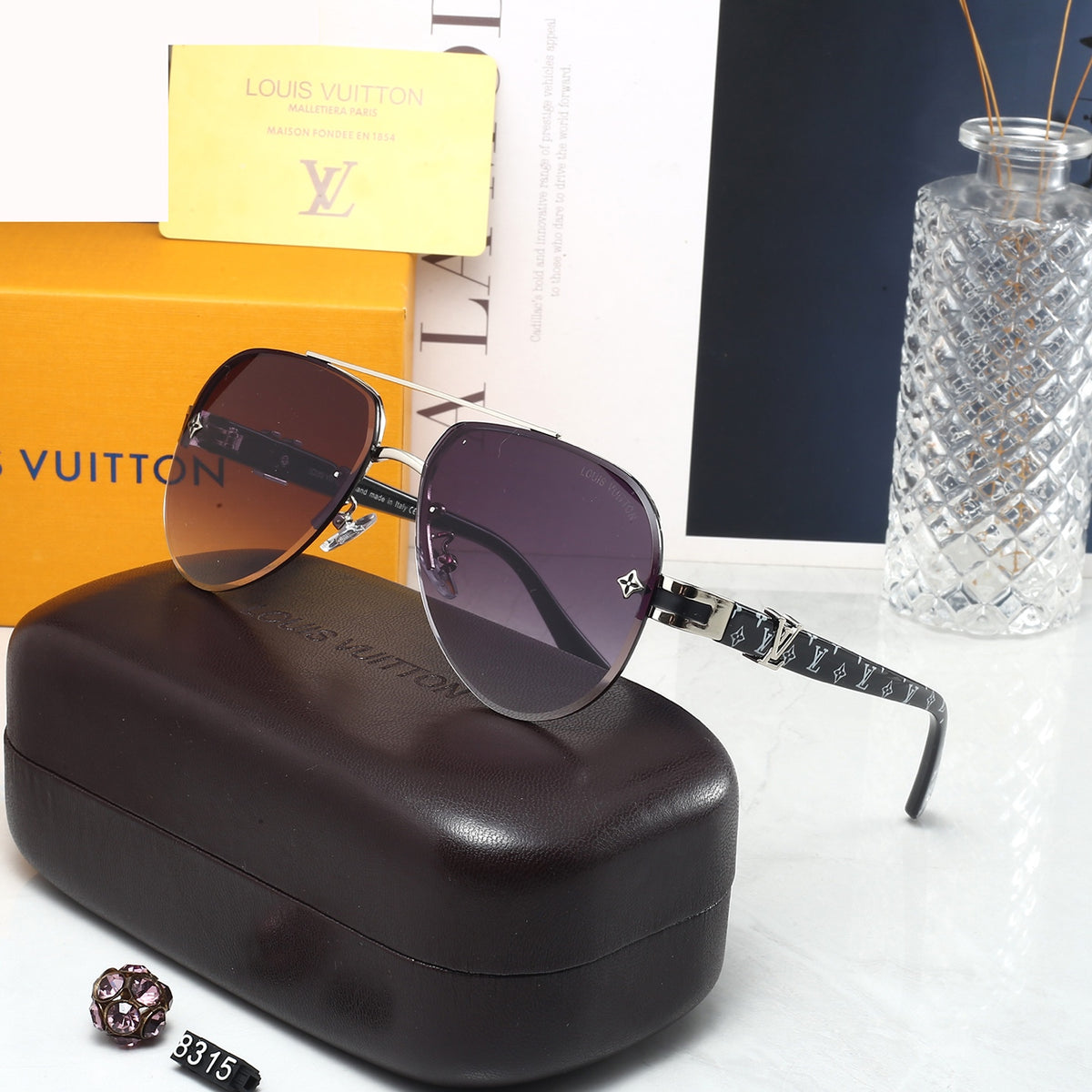 4 Colors Fashion Sunglasses 8315