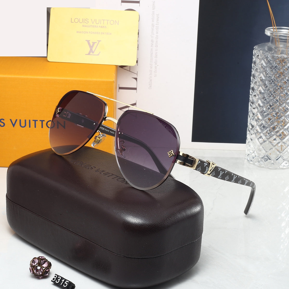 4 Colors Fashion Sunglasses 8315