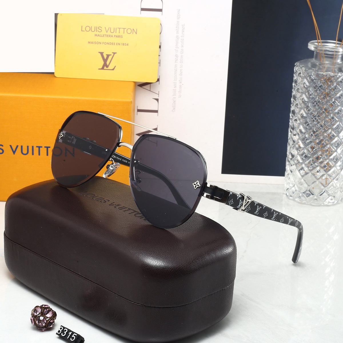 4 Colors Fashion Sunglasses 8315