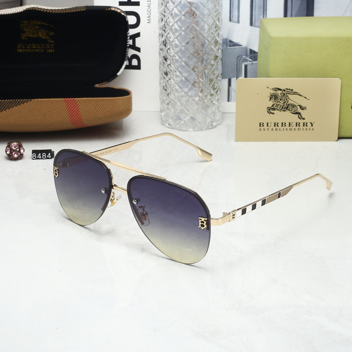 4 Colors Fashion Sunglasses 8484