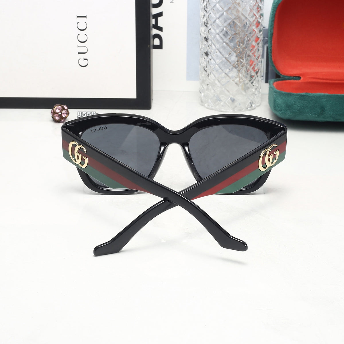 4 Colors Fashion Sunglasses 8550